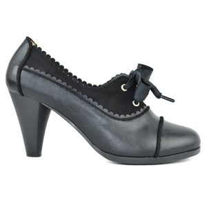 Black Trimmed Cut Lace-Up Vintage Heeled Oxford